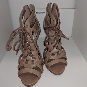 Size 6 Womens Strappy Heel